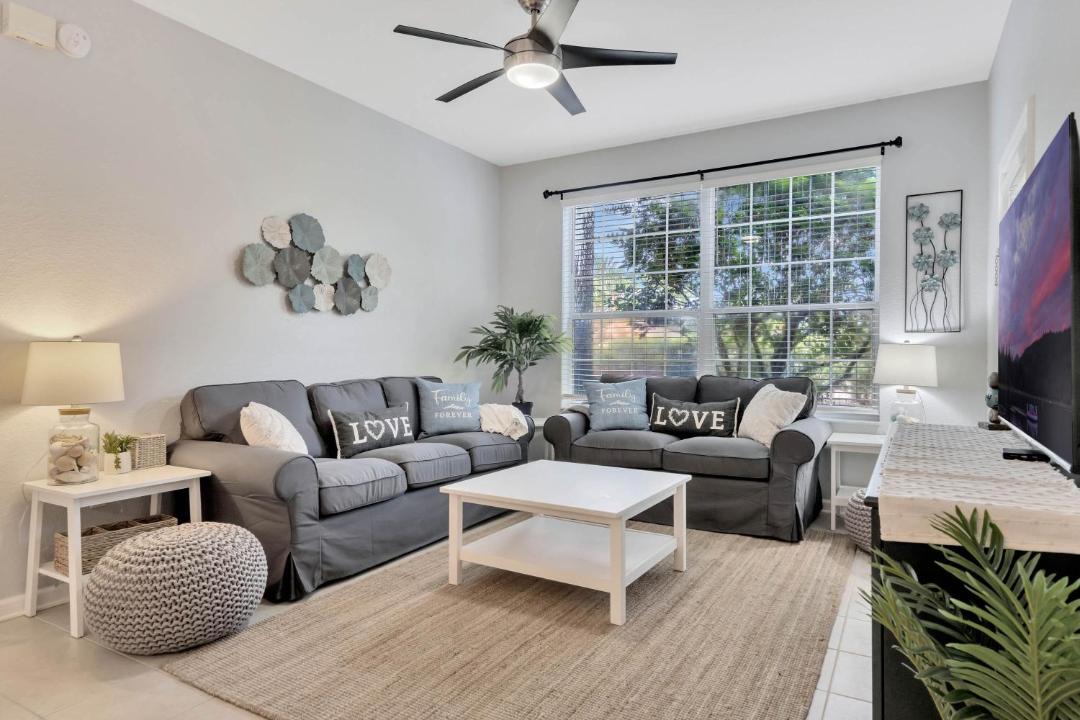 Photo of Livingroom in Windsor Hills