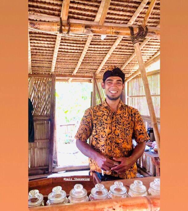 Photo of Human In Picture in Mekarsari