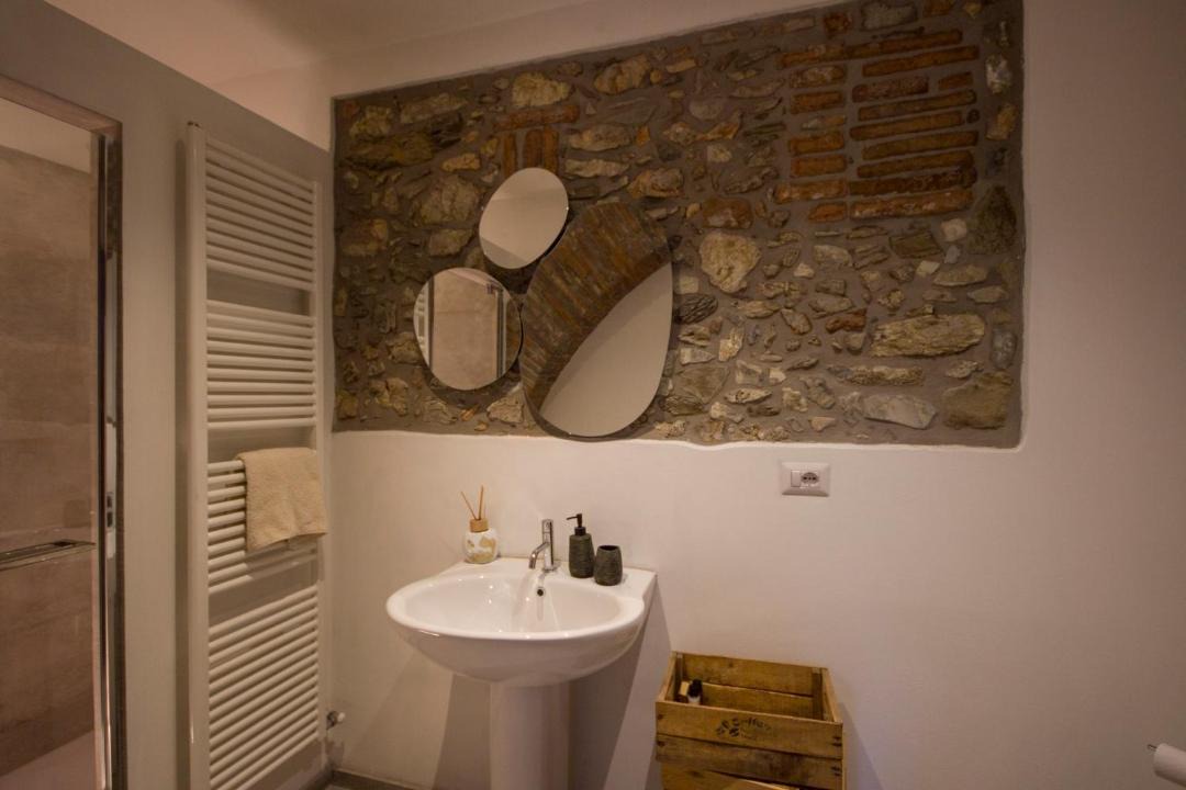 Photo of Bathroom in Saturnana