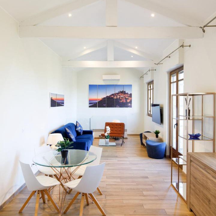 Photo of Livingroom in Eze
