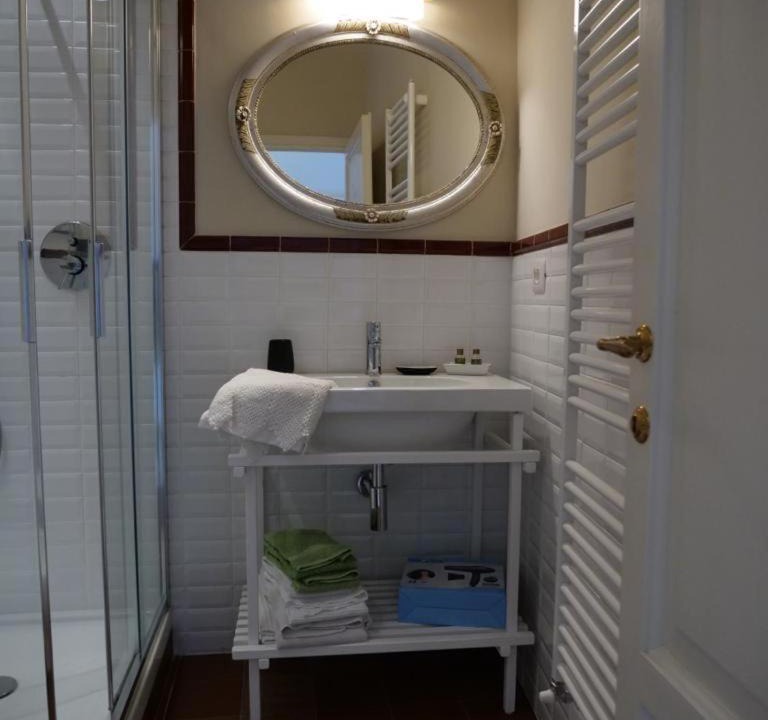 Photo of Bathroom in Camaiore