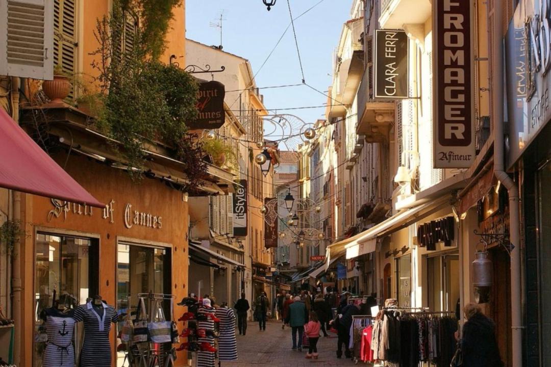 Photo of Buildings in Pointe Croisette