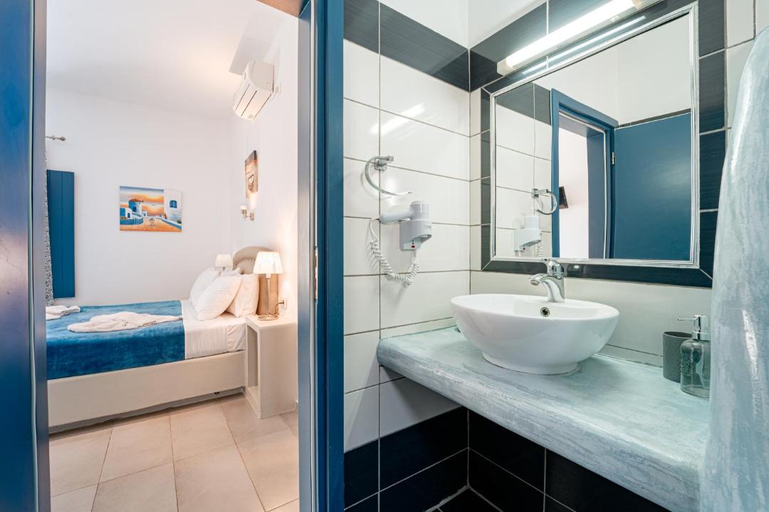 Photo of Bathroom in Perissa