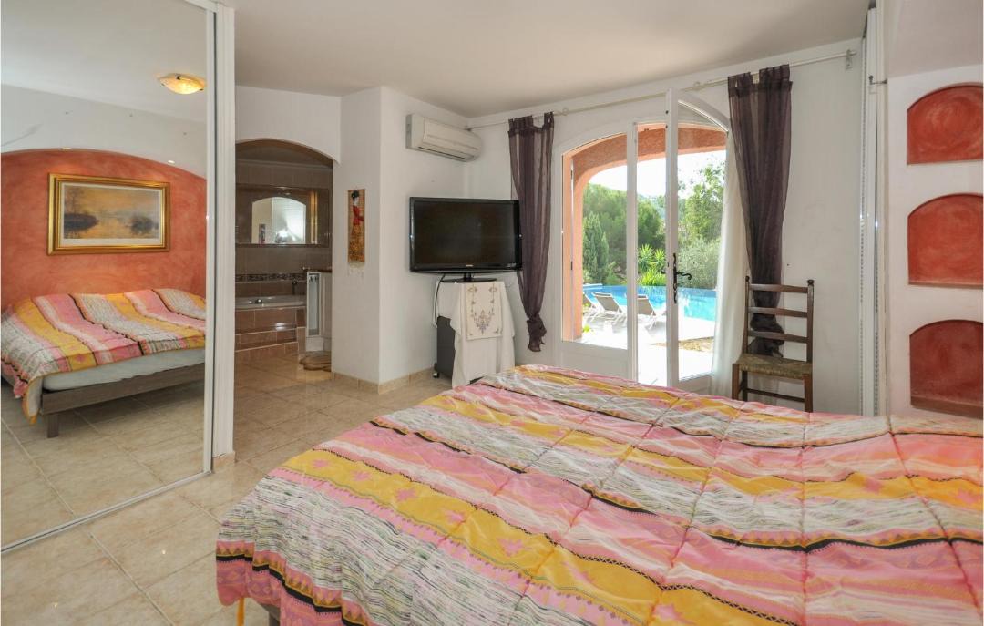 Photo of Bedroom in Les Issambres