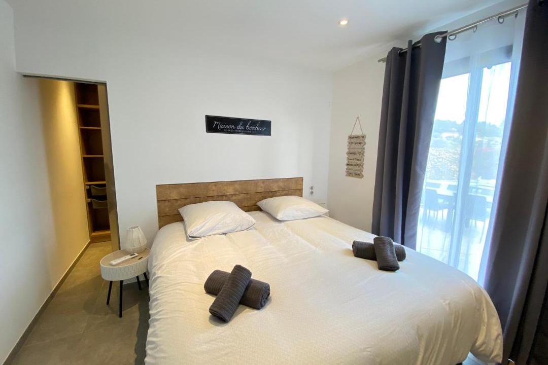 Photo of Bedroom in Chateauneuf-Grasse