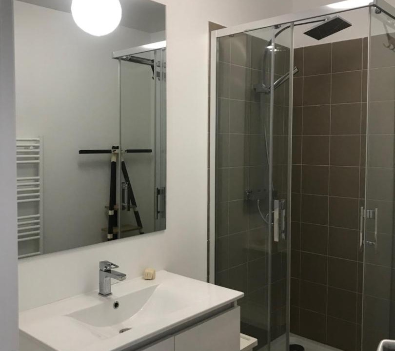 Photo of Bathroom in Carnot