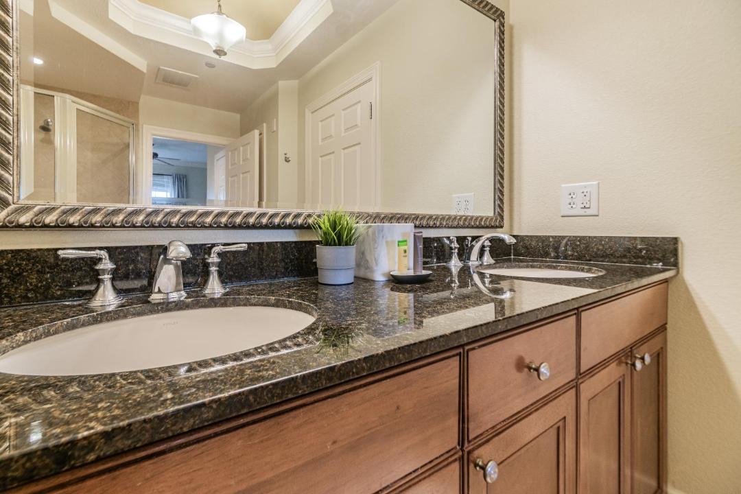 Photo of Bathroom in Reunion