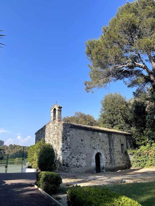 Photo of Buildings in Bastide Giraud