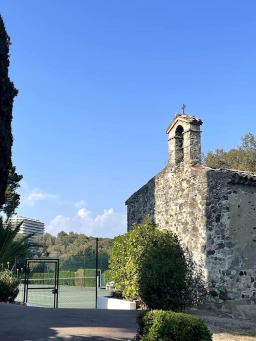 Photo of Buildings in Bastide Giraud