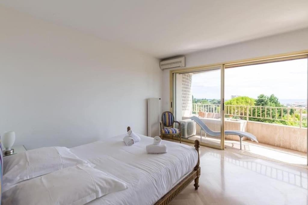 Photo of Bedroom in California - Pezou