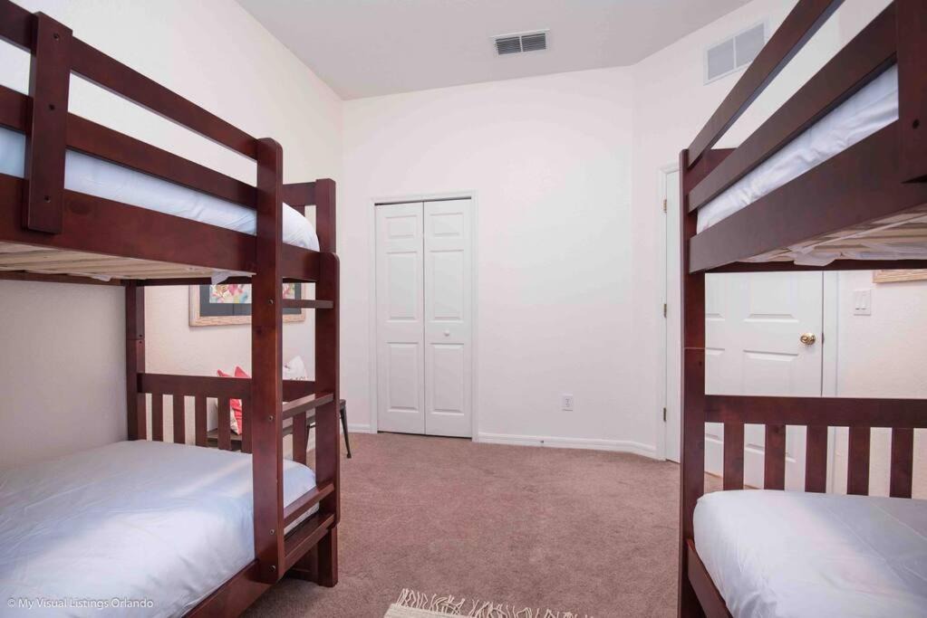 Photo of Bedroom in Bahama Bay