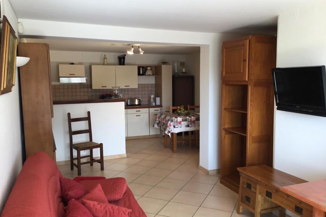 Photo of Livingroom in Gairaut
