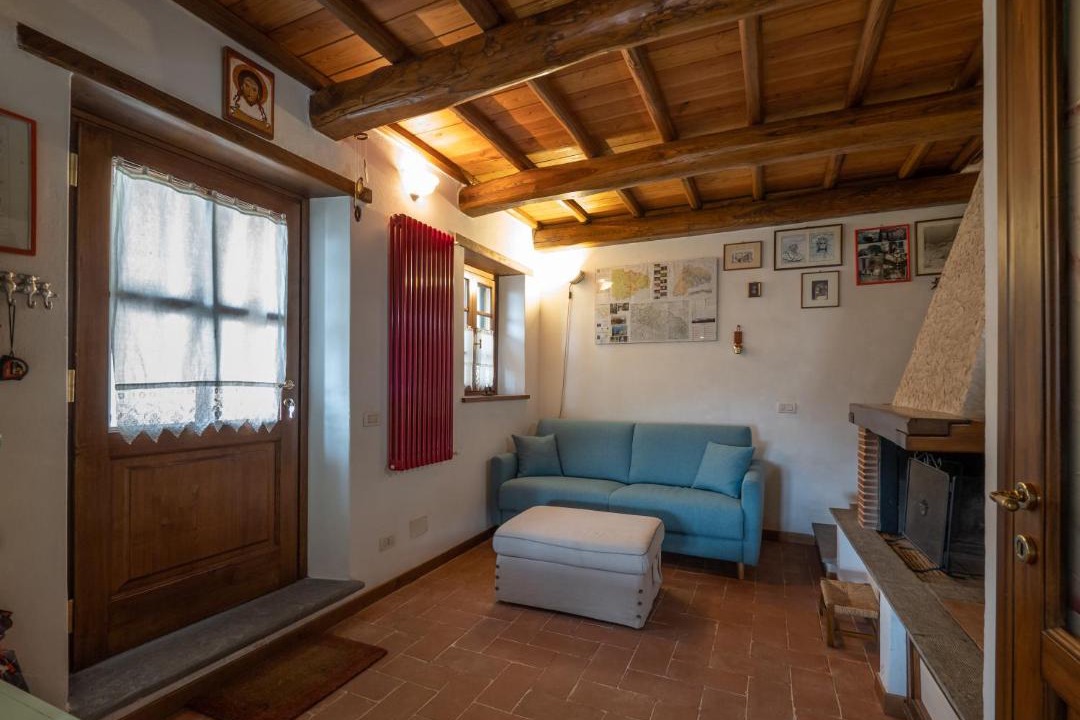 Photo of Livingroom in Montefegatesi