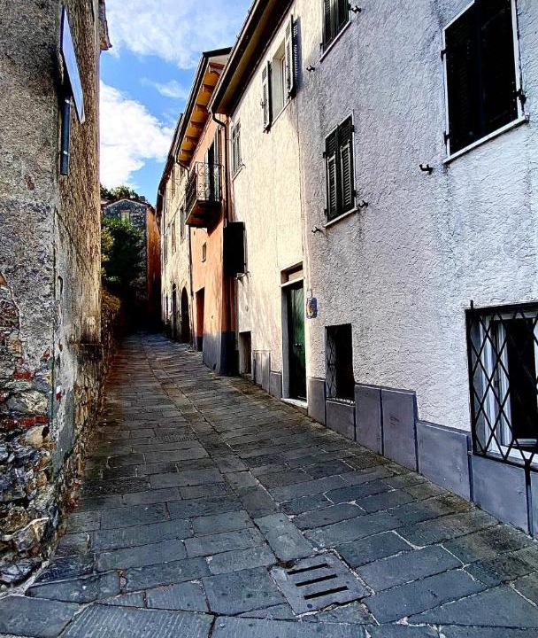 Photo of Buildings in San Terenzo Monti