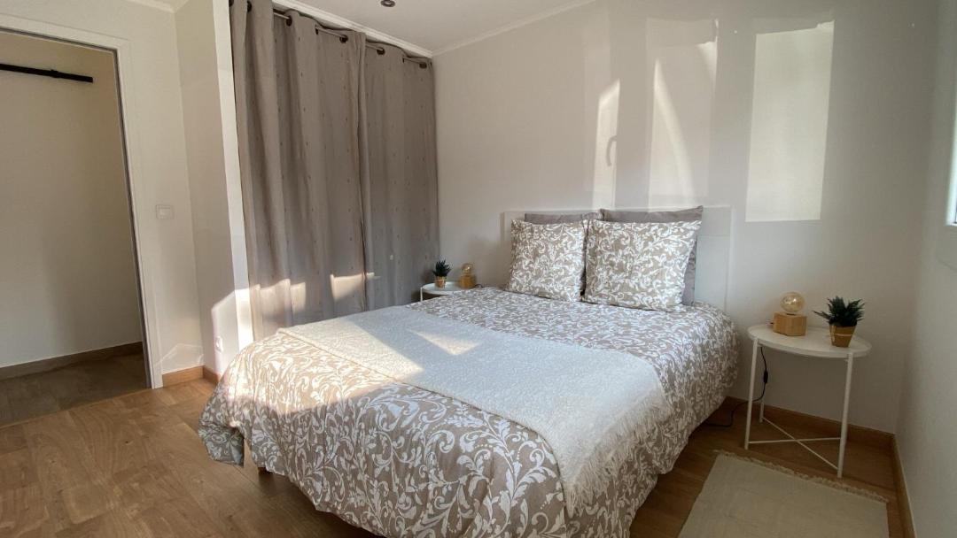 Photo of Bedroom in Prado - Republique