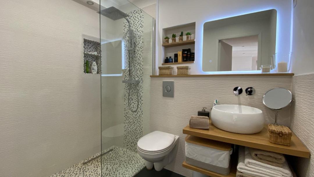 Photo of Bathroom in Prado - Republique