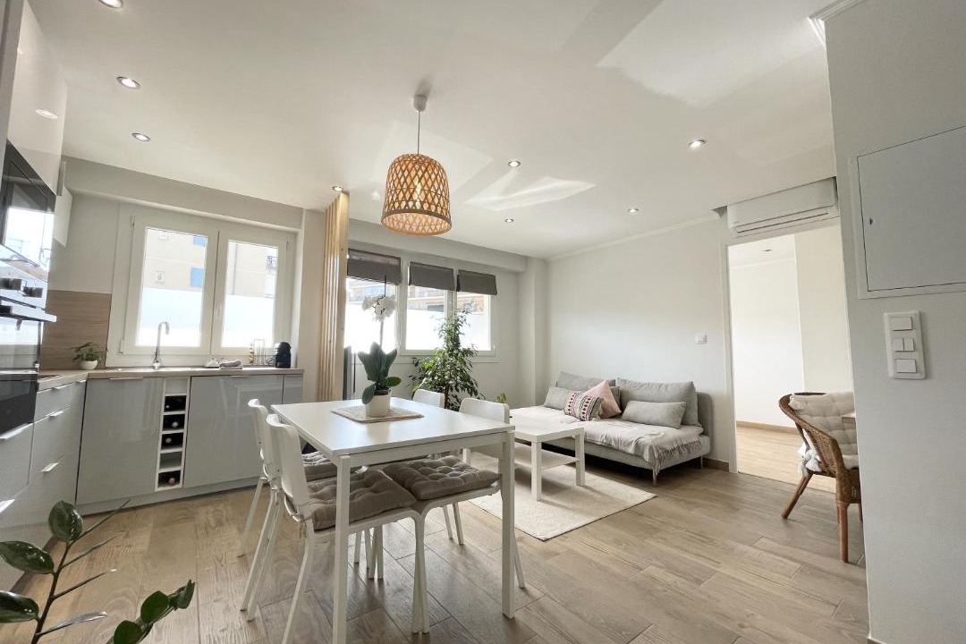 Photo of Livingroom in Prado - Republique