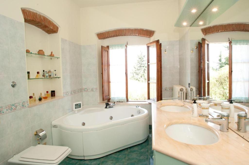 Photo of Bathroom in Montespertoli