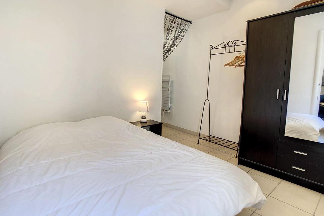 Photo of Bedroom in Cannes City Centre