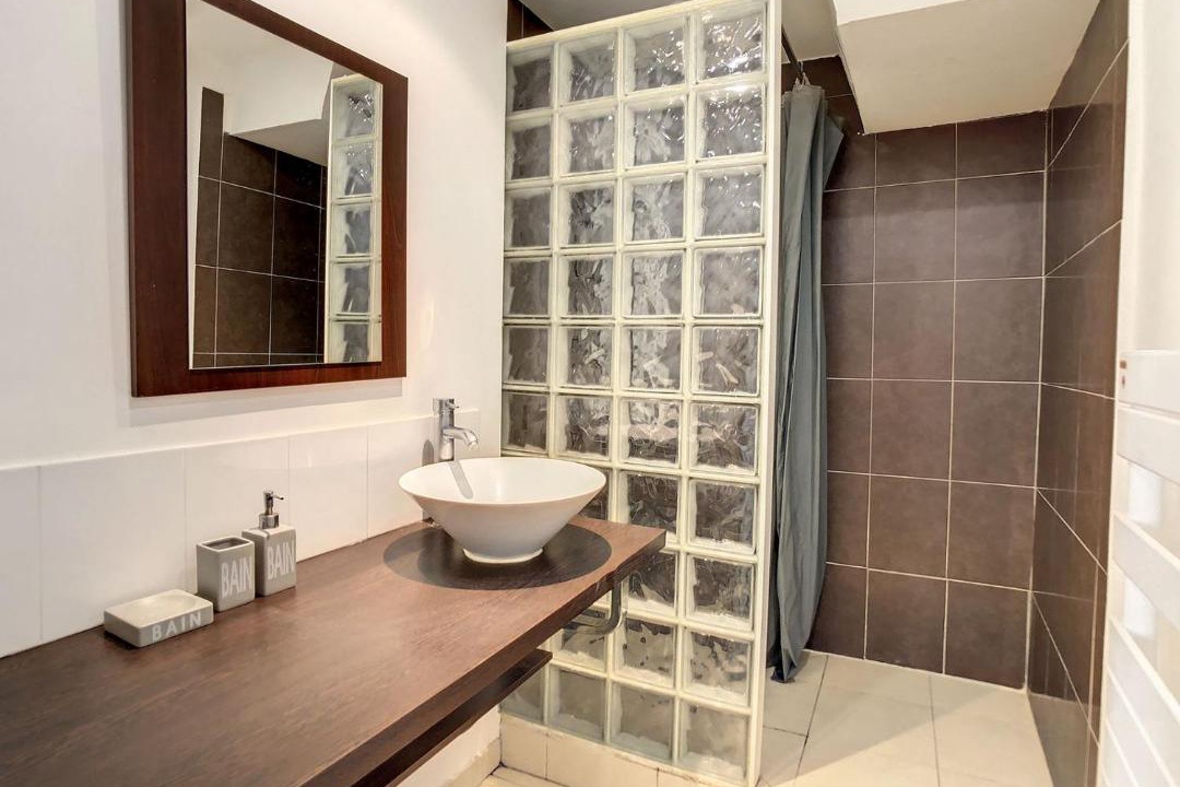 Photo of Bathroom in Cannes City Centre