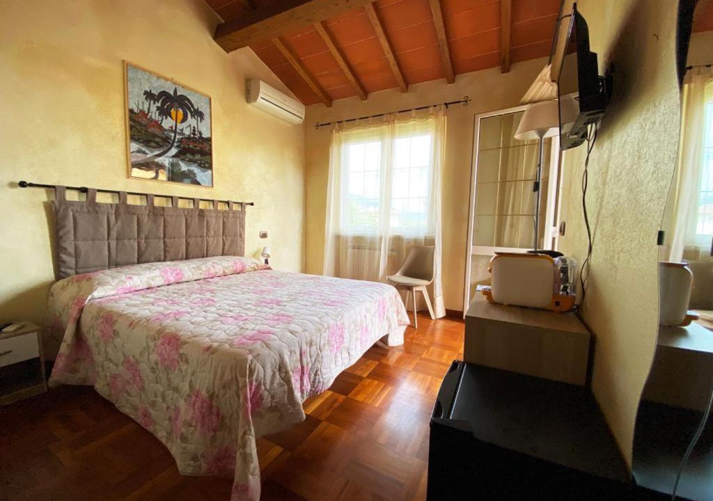 Photo of Bedroom in Querceta