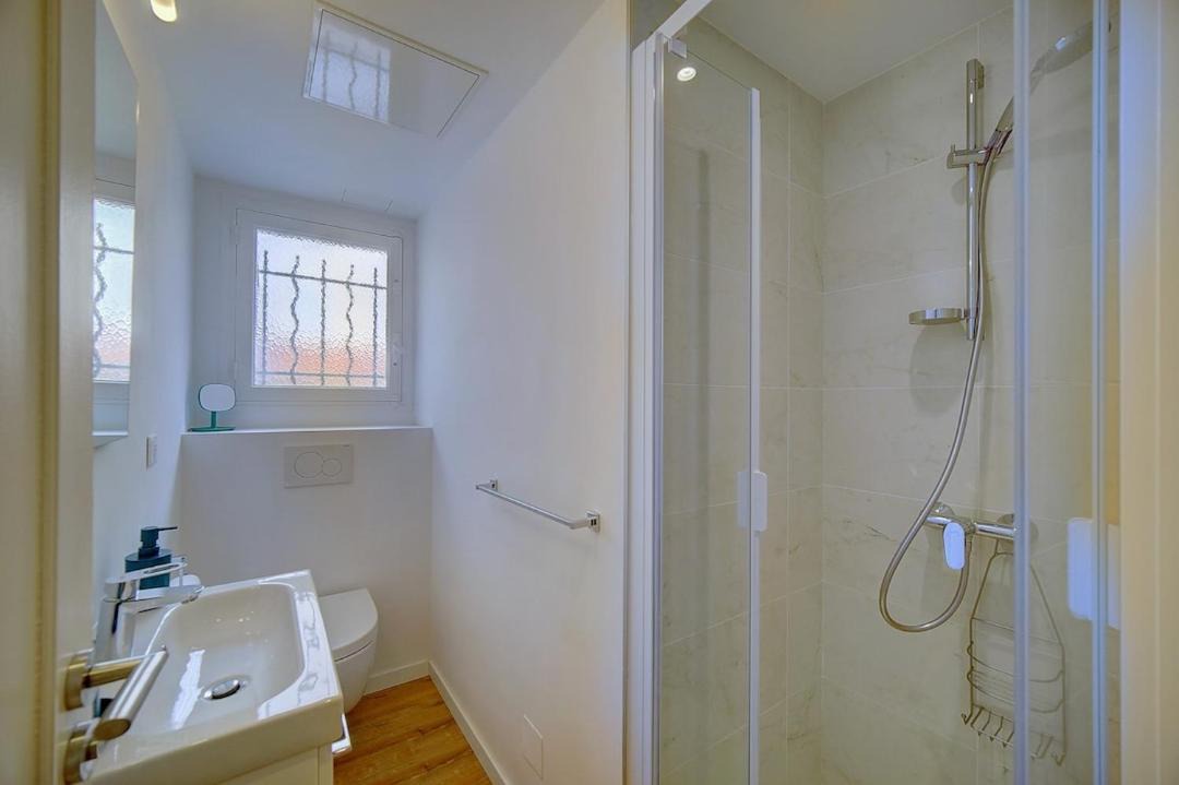 Photo of Bathroom in Cannes City Centre