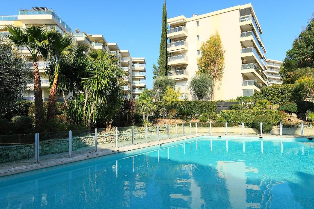 Photo of Outdoor in California - Pezou