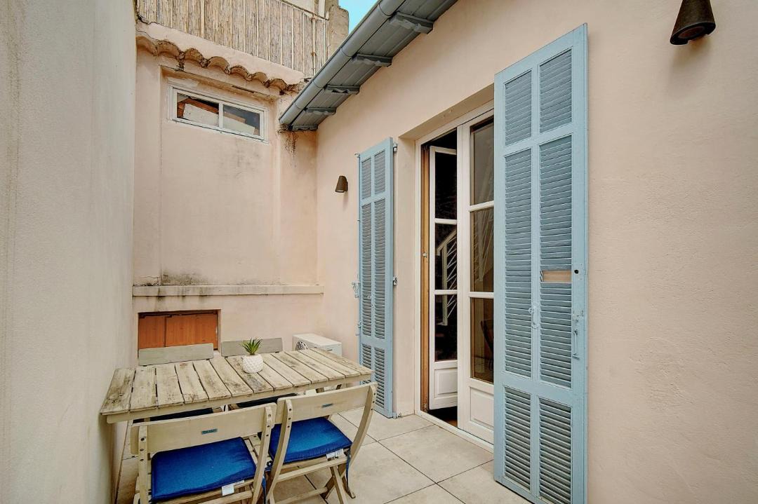 Photo of Others in Cannes Old Town