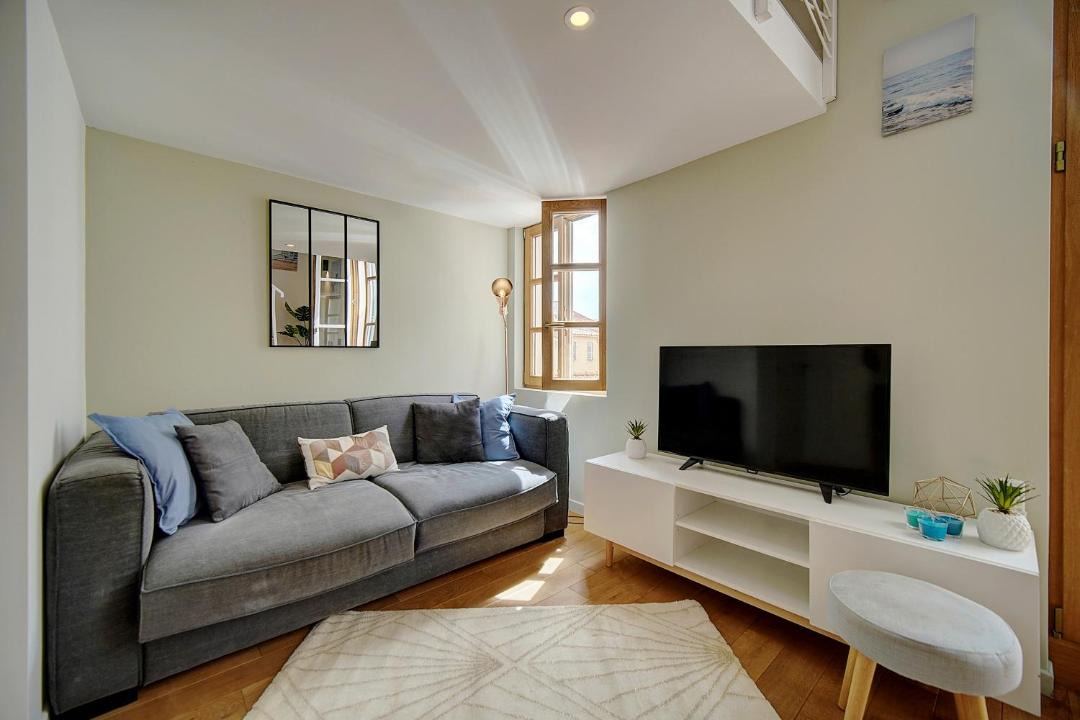 Photo of Livingroom in Cannes Old Town