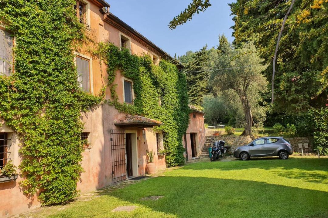 Photo of Buildings in Corsanico-Bargecchia
