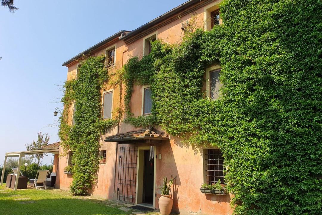 Photo of Buildings in Corsanico-Bargecchia