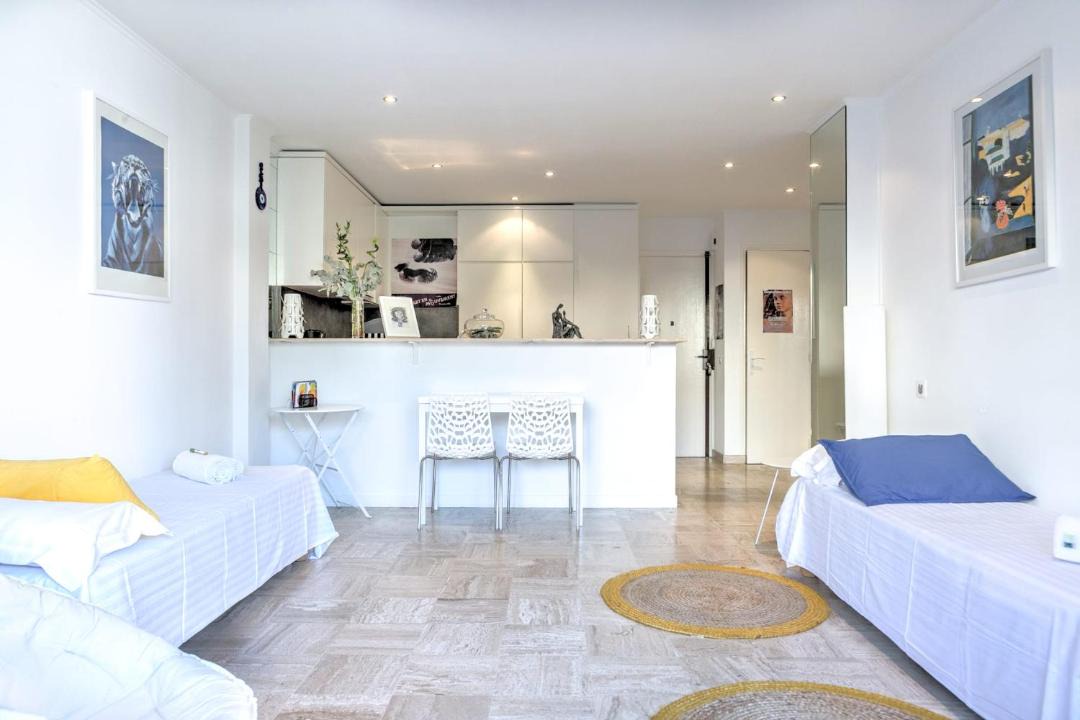 Photo of Livingroom in Prado - Republique