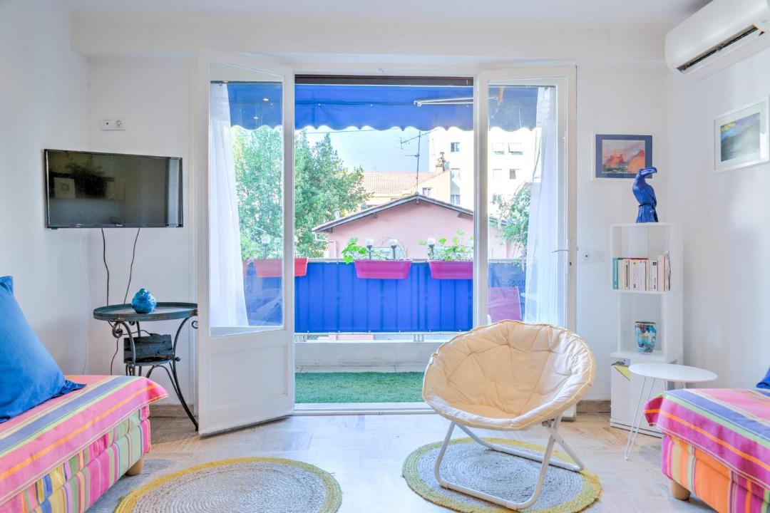 Photo of Livingroom in Prado - Republique
