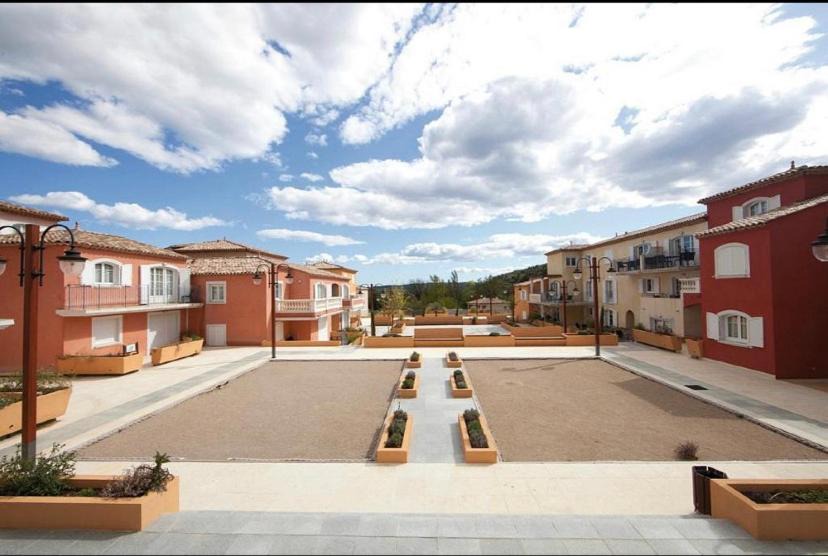 Photo of Buildings in Callian