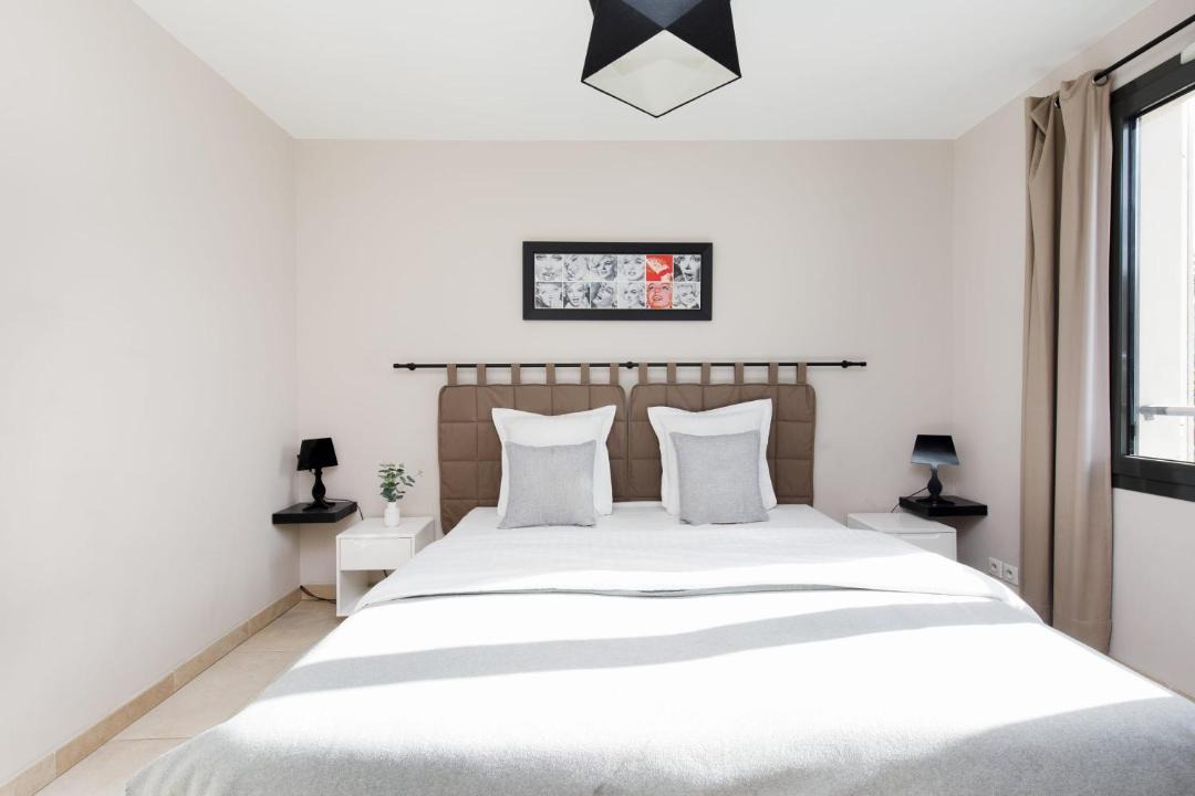 Photo of Bedroom in California - Pezou