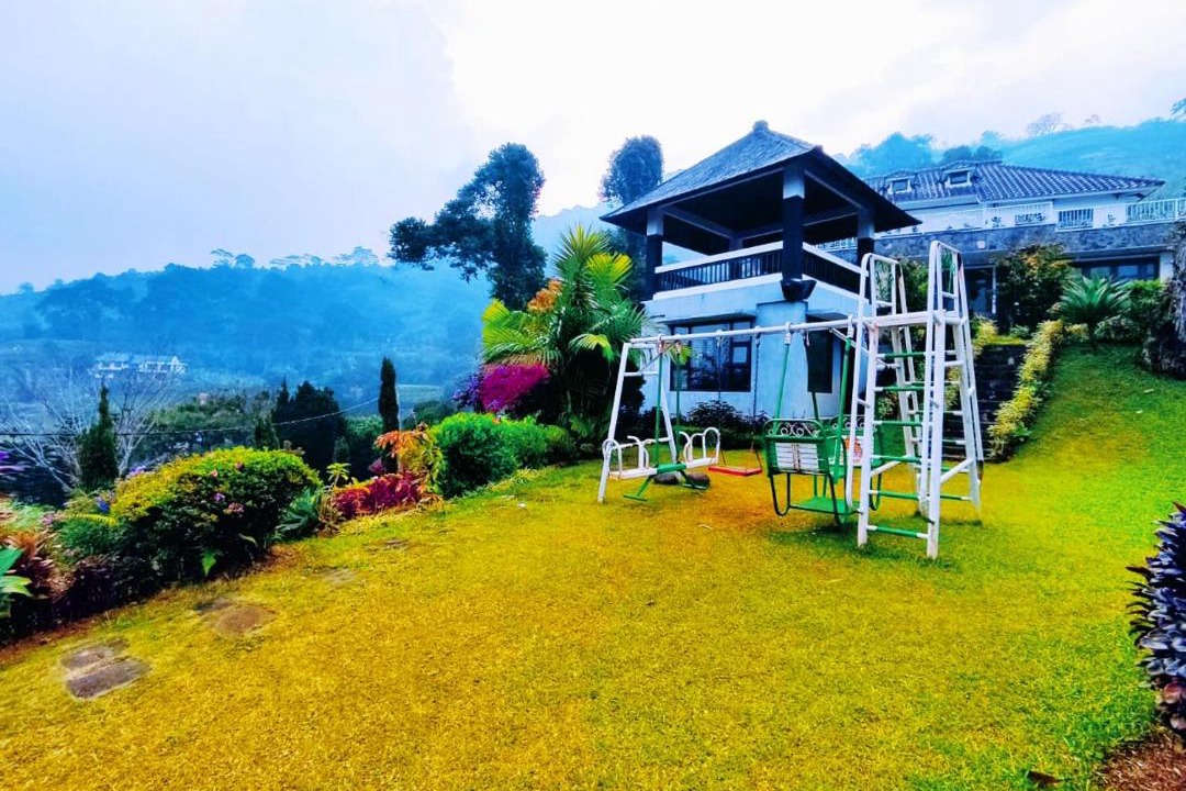 Photo of Buildings in Cipanas