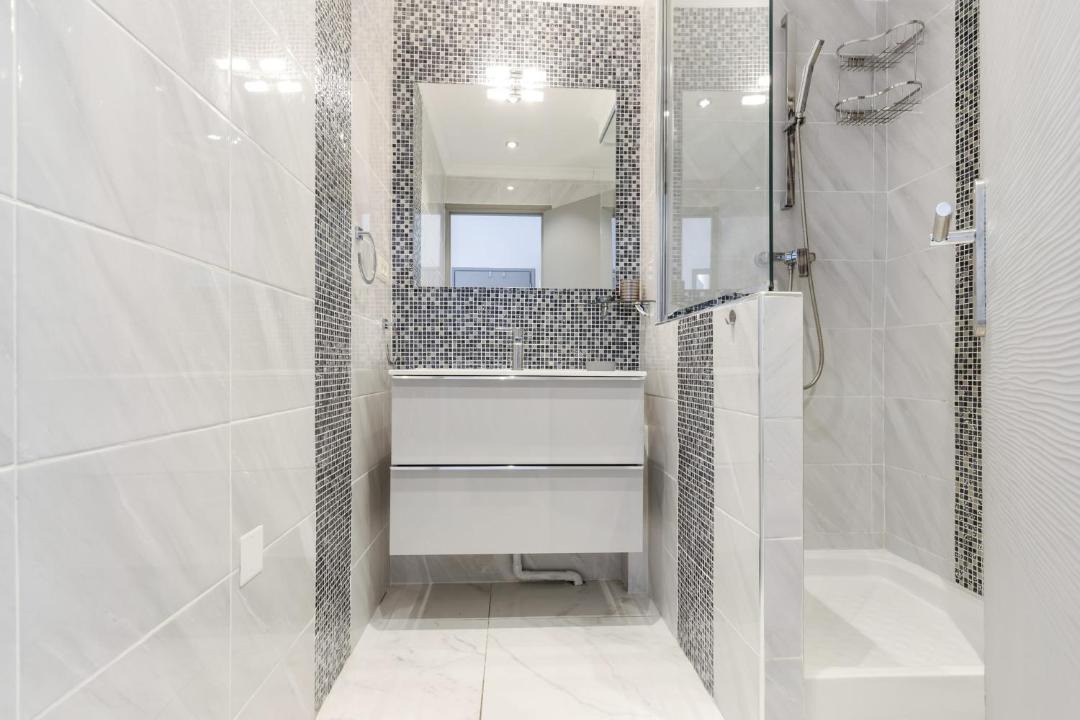Photo of Bathroom in Cannes City Centre