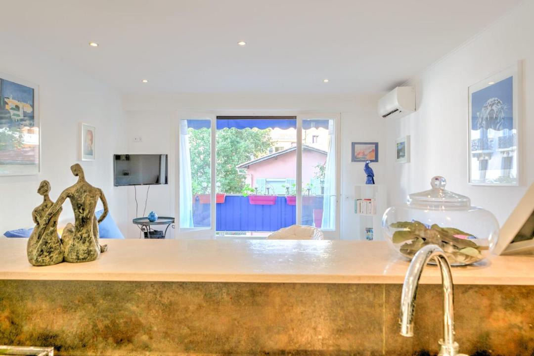 Photo of Livingroom in Prado - Republique