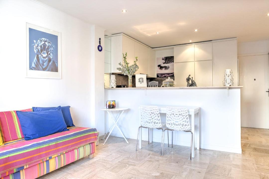 Photo of Livingroom in Prado - Republique