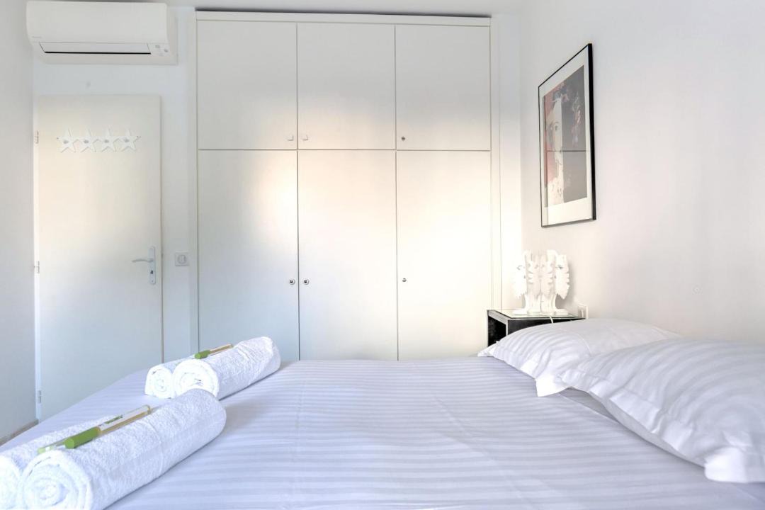 Photo of Bedroom in Prado - Republique