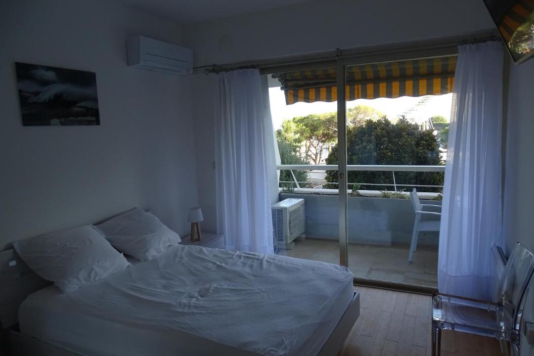 Photo of Bedroom in Villeneuve Loubet Beach