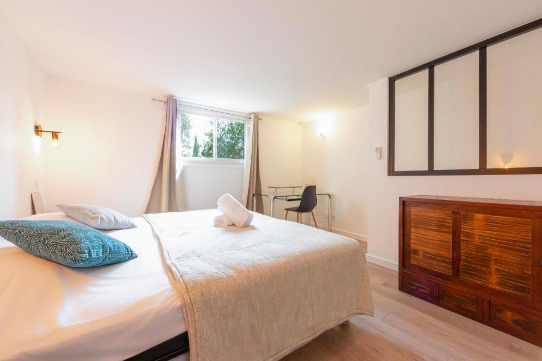 Photo of Bedroom in California - Pezou