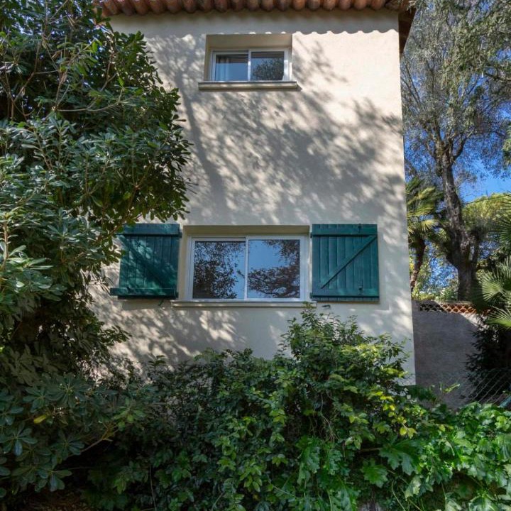 Photo of Buildings in California - Pezou