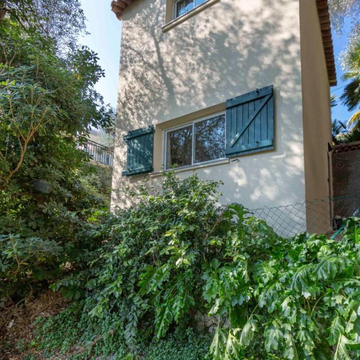 Photo of Buildings in California - Pezou