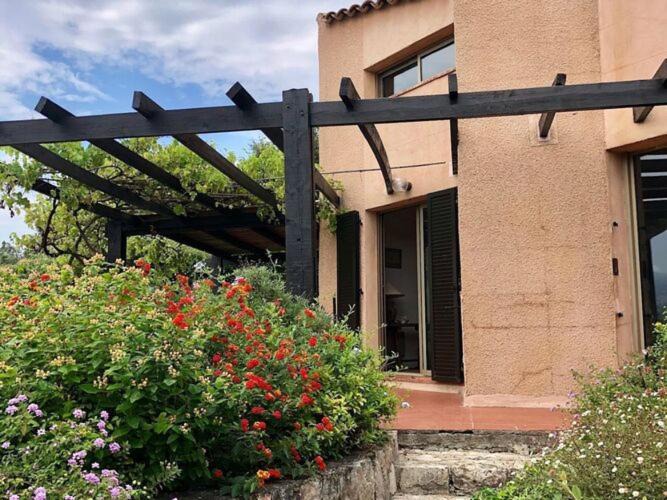 Photo of Buildings in Roquefort-les-Pins