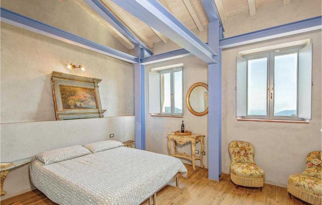 Photo of Bedroom in Fosdinovo