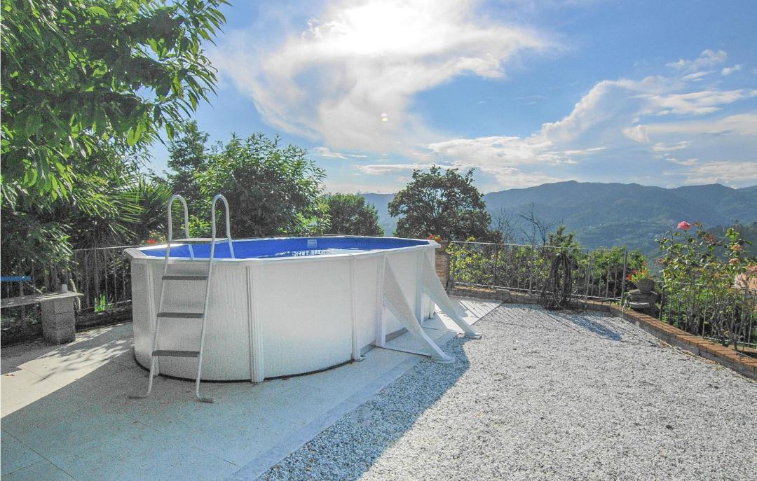 Photo of Others in Carrara