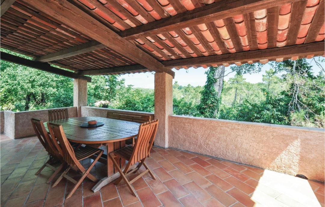 Photo of Patio Balcony in Saint-Paul-en-Foret