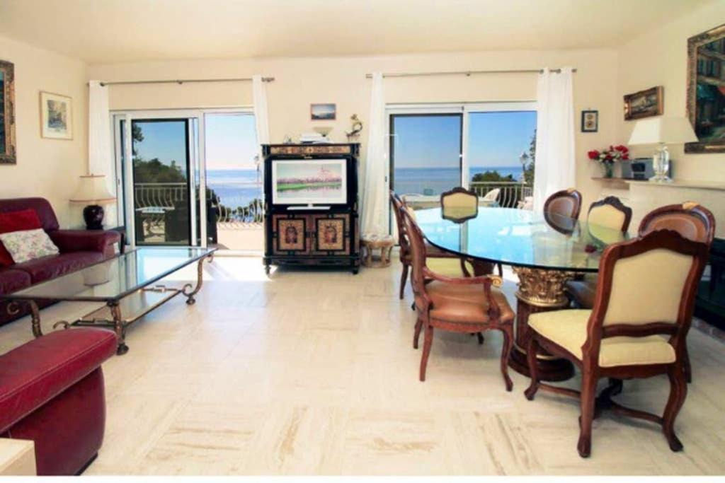 Photo of Livingroom in Eze