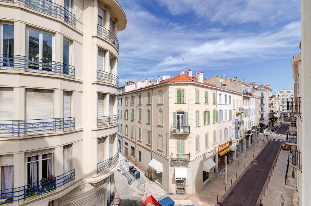 Photo of Buildings in Cannes City Centre